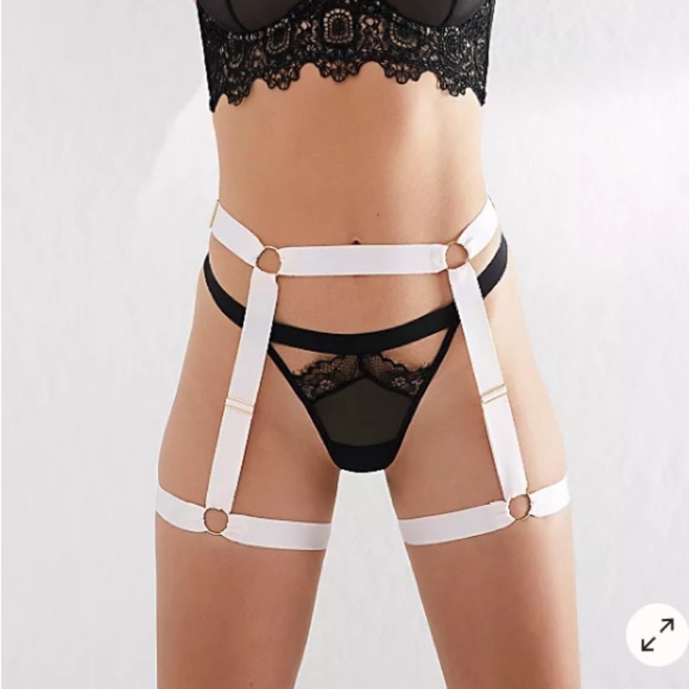 We Are HAH Garter + Harness Set Au Naturale